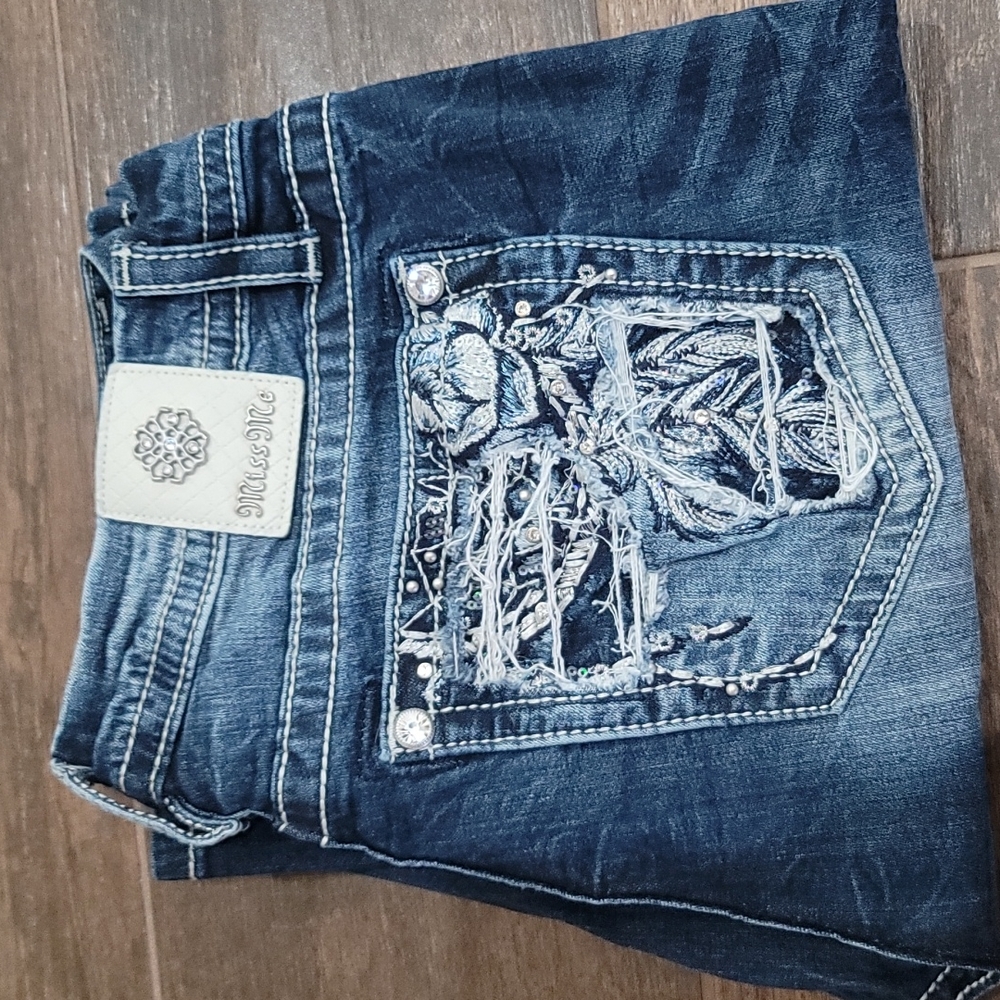 Miss Me size 31 mid rise boot cut